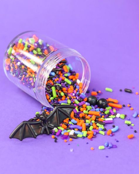 Halloween Sprinkles! Batty Bakery Sweetscape Instaparty | Sweets & Treats Kids Halloween Party Ideas, Cookie Sprinkles, Cupcakes Decoration Diy, Gumball Party, Baby Shower Cupcakes For Girls, Baby Shower Girl Diy, Diy Sprinkles, Circus Animal Cookie, Kids Halloween Party