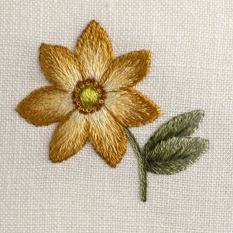 yellow-flower | 2 inches high. | VariedThreads | Flickr Yellow Embroidery, Diy Embroidery Designs, Line Art Vector, Hand Embroidery Patterns Flowers, Flower Yellow, Floral Embroidery Patterns, Diy Embroidery Patterns, Thread Painting, Rose Embroidery