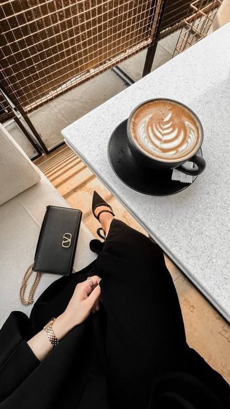 Professional Office Outfit, Stylish Office Wear, Business Dress Women, Boss Coffee, Coffee Shot, Aesthetic Content, Stylish Office, Branding Photoshoot, Business Dresses