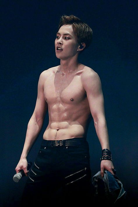 Oppa you're too much... Just chill k... Exo Xiumin Abs, Exo Abs, Exo Hot, Surfer Boys, Baekhyun Chanyeol, Hot Abs, Kim Min Seok, Exo Xiumin, Xiu Min