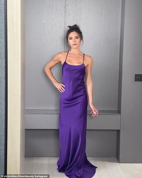 Purple Slip Dress, Victoria Beckham Beauty, Patterns For Clothing, Victoria And David, Looks Chic, David Beckham, A Storm, Purple Dress, Victoria Beckham