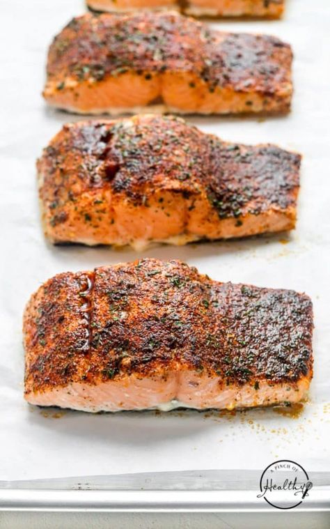 Oven Cooked Salmon, Super Quick Dinner, Simple Baked Salmon, Oven Baked Salmon Recipes, Salmon Recipes Oven, Oven Salmon, Quick Salmon, Salmon Recipes Baked Healthy, Paleo Dinners