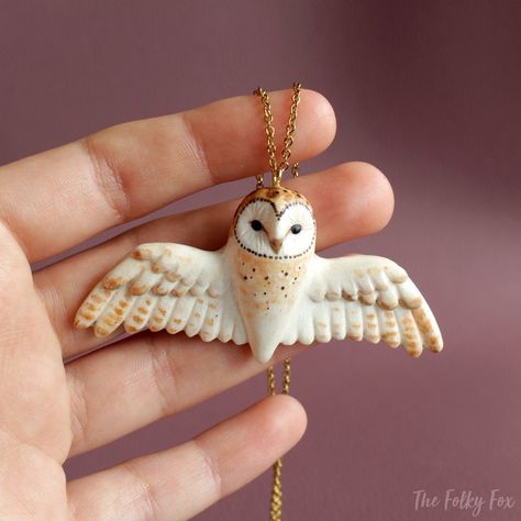 Barn Owl Necklace, Polymer Clay Owl, Harry Potter Painting, Clay Owl, Clay Animals, Owl Necklace, Art Clay, Owl Art, Barn Owl