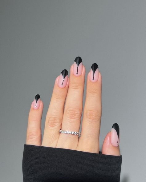 Abstract Nail Art, Black Nail Art, Goth Nails, Transparent Nails, Black Nail Designs, Great Nails, Dream Nails, Classy Nails, Nail Kit