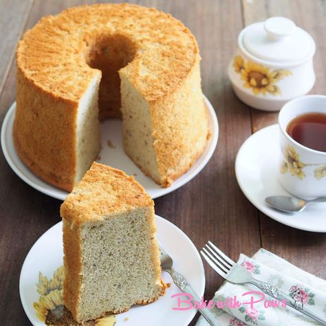 Banana Chiffon Cake, Banana Cake, Low Sugar Chiffon Cake, Chiffon Cakes, Cakes, Soft Banana Chiffon Cake, Low Sugar Banana Chiffon Cake Banana Chiffon Cake, Cake Layout, Banana Sponge Cake, Banana Cakes, Pandan Cake, Cake Banana, Asian Dessert, Cotton Cake, Custard Cake