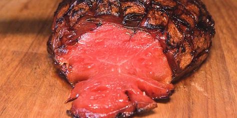 Ducks Eatery in New York City created a smoked watermelon that looks like ham. The dish became an internet sensation practically overnight. INSIDER's Herrine Ro visits the restaurant to see how it's made and what it tastes like. Smoked Watermelon, Grilled Fruits, Grilled Fruit, Pinterest Pin, Vegan Life, The Restaurant, Vegan Dishes, Lunch Ideas, Main Dish Recipes