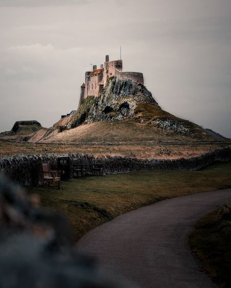 Uk Castles, Northumberland England, England Aesthetic, England Uk, Amalfi Coast, Van Life, Monument Valley, Places To Go, Street View