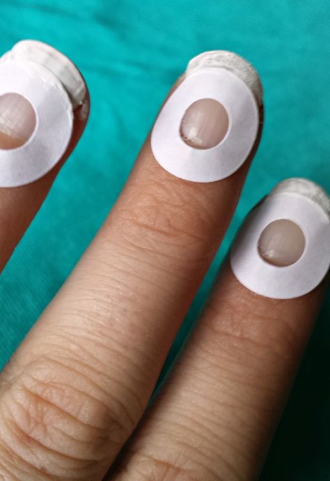 French Tip Nails At Home Simple, Diy White Tip Nails, French Manicure Toe Nails, How To Do A French Manicure On Yourself, Diy French Manicure At Home, Easy French Manicure Diy, How To French Tip Nails Diy, How To Do French Tips Nails, Different French Manicure Ideas