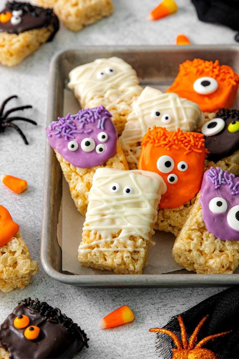 These spooky Halloween Rice Krispie Treats are hair-raising fun! When these mummies and monsters arrive at the party, all the Halloween ghosts and ghouls will show up to snag one. I highly recommend that you make 2 batches. Save this easy Halloween Rice Krispie Treats recipe for later. 📌 Pin it now! Rice Krispie Treats Ghosts, Halloween Desserts Rice Crispy Treats, Ricecrispytreats Halloween, Ghost Rice Krispie Treats, Rice Krispie Treats Halloween, Monster Rice Krispie Treats, Halloween Rice Crispy Treats, Rizz Party, Halloween Rice Krispies