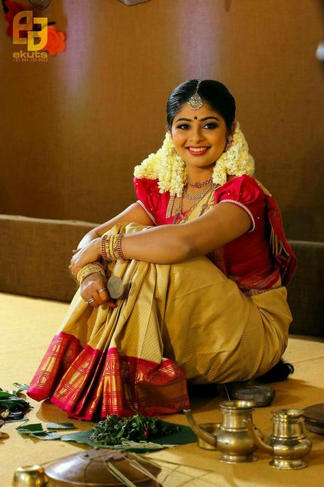 south-indian-half-saree-online-shopping South Indian Wedding Saree, Indian Photoshoot, Indian Bridal Hairstyles, Indian Woman, Wedding Saree Indian, Indian Bridal Fashion, Ideas Photography, Beauty Pictures, South Indian Bride