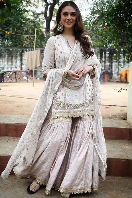 Wedding Gharara, White Sharara, Gharara Designs, Sharara Designs, Aditi Rao, Indian Dresses Traditional, Traditional Indian Outfits, Pakistani Bridal Dresses, Indian Bridal Outfits