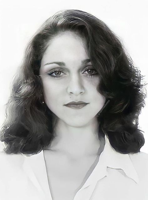 1990s Celebrities, Madonna Young, Madonna Rare, Madonna Looks, Madonna 80s, Madonna Photos, Lady Madonna, Photography Movies, Michael Jackson Pics