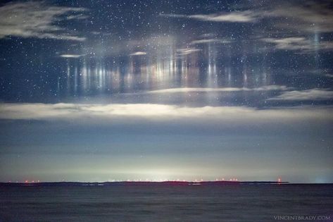 Ateez Debut, Whitefish Bay Wisconsin, Light Pillars, Optical Phenomena, Astronomy Pictures, Today Images, Canada Images, Atmospheric Phenomenon, Natural Phenomena