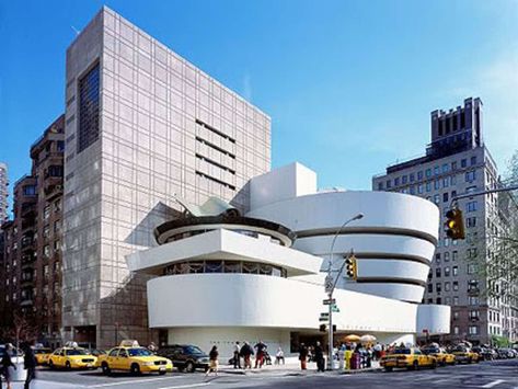 Solomon Guggenheim Museum, Frank Gehry Architecture Buildings, Famous Architecture Buildings, Museum Flooring, Guggenheim Museum New York, Unique Library, The Guggenheim Museum, Frank Lloyd Wright Architecture, Frank Lloyd Wright Buildings