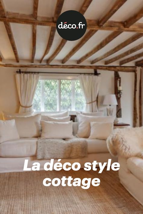 Motifs fleuris, meubles cosy, lustres d'époque, matières naturelles... zoom sur le style cottage pour une ambiance campagne chic. Decoration Campagne Chic, Salons Cottage, French Country Cottage Decor, Decor Salon, Cottage Shabby Chic, Style Cottage, Salon Style, Shabby Chic Cottage, Fairy House