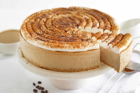 Cappuccino Cheesecake, Frozen Pie, Cinnamon Coffee, Vanilla Whipped Cream, Coffee Cookies, Coffee Flavor, Perfect Desserts, Cream Cake, Cheesecake Recipes