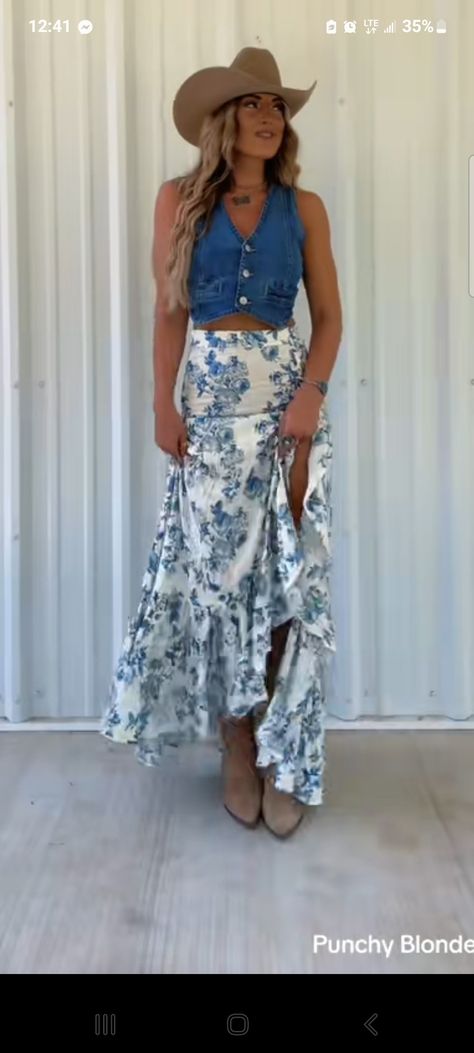 Long Skirt Country Outfit, Western Long Skirt Outfit, Western Skirt Outfits Women, Country Skirt Outfits, Cowgirl Skirt Outfits, Senior Pictures Outfits Jeans, Western Skirt Outfits, Proposal Dresses, Southern Belle Aesthetic