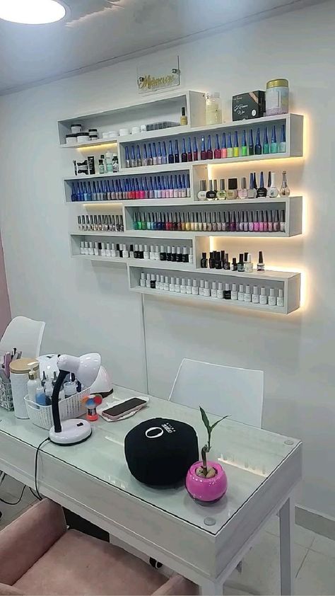 Nail Room Set Up At Home Ideas, Nail Polish Room, Nail Tech Set Up, Home Nail Salon Ideas Small Spaces, Nail Room Ideas Home, Beauty Shop Decor, Saloon Decor, Nails Coquette, Nail Room Ideas