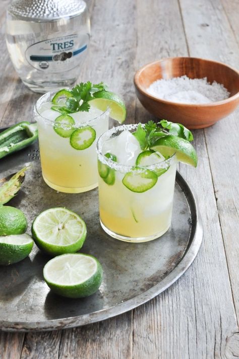 Fresh Lime and Jalapeno Margarita Fed+Fit-9 Tequila Fruit, Spicy Jalapeno Margarita, Jalapeno Margarita Recipe, Easy Margarita Recipe, Fed And Fit, Margarita Drink, Easy Margarita, Jalapeno Margarita, Spicy Margarita