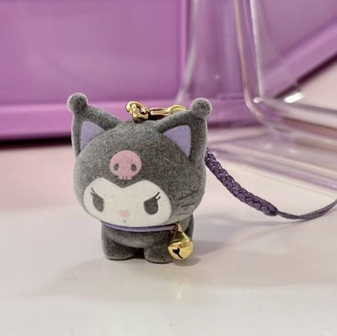 Clay Kuromi, Sanrio Keychain, Kuromi Sanrio, Hello Kitty Toys, Hello Kitty Crafts, Video Game Room Design, Melody Hello Kitty, Hello Kitty Characters, Kitty Drawing