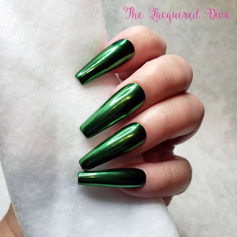 Green Mirror Nails, Green Ombre Nails, Chrome Acrylic Nails, Nail Art Vert, Green Chrome Nails, Etsy Nails, Ongles Bling Bling, Panda Stuff, Nails Hand Painted