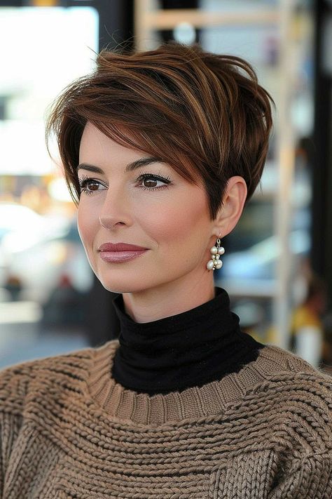 Brunette Pixie Cut, Bob Pendek, Latest Short Haircuts, Short Layered Haircuts, Bob Haircuts For Women, Short Bob Haircuts, Penteado Cabelo Curto, Hair Color And Cut, Short Hair Haircuts