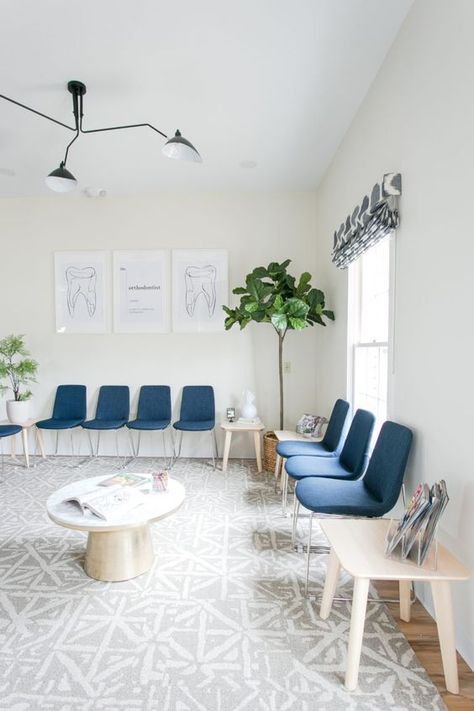 Dental Boutique, Waiting Room Design Reception Areas, Physiotherapy Room, Waiting Room Decor, Chiropractic Office Design, Doctor Office Design, Dentist Office Design, Studio Medico, Waiting Room Design