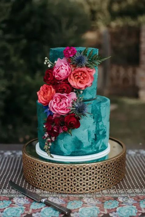 23 Gorgeous Jewel-Tone Wedding Theme Ideas For You Emerald Wedding Color Schemes, Jewel Tone Wedding Cakes, Jewel Tone Wedding Decor, Garden Disco, Weddings 2025, Jewel Tones Wedding, Jewel Tone Wedding Theme, Teal Wedding Theme, Jewel Tone Wedding Colors