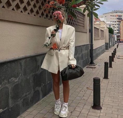 Oversize Outfit, Trainers Outfit, Casual Blazer Women, Oversized Outfit, Slim Suit, Suit Women, Casual Blazer, Oversized Blazer, Suits For Women