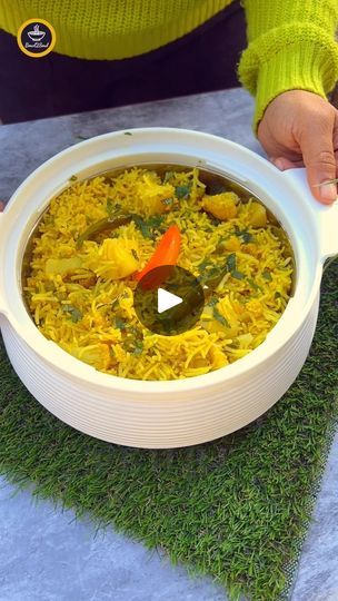 30K views · 1.2K reactions | Make traditional UP-style Tahri (Tehri) using my easy recipe. This is one-pot vegetable rice recipe comes together using a few simple steps. It just needs basic ingredients, its mildly spiced. Perfect for those homely vibes and comfort food cravings. Ingredients Ghee – 2 Tbsp Whole Spices (Cinnamon – 1, Bay Leaf – 1, Green Cardamom – 2, Black Cardamom – 2, Cloves– 4, Black Pepper Corn – 5) Onion – 1 Medium Ginger – 1 Inch Garlic – 5-6 Pods Potatoes – 4 Medium Cauliflower – 1/2 Medium Size Green Peas – 1 Cup Turmeric powder – 1 Tsp Coriander powder – 1 Tsp Cumin powder – 1 Tsp Salt to taste Basmati Rice – 2 Cups (Soaked 30 Mins) Water – 4 Cups Green Chilli – 3 Method : Heat ghee in a thick bottomed deep pot or pan. Next add the whole spices and fry till Tehri Recipe, Vegetable Rice Recipe, Achari Paneer, Black Cardamom, Whole Spices, Green Cardamom, Vegetable Rice, Turmeric Powder, Bay Leaf