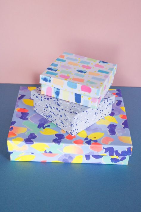 Diy Boite Cadeau, Carton Diy, Fabric Covered Boxes, Covered Boxes, Fabric Covered, Diy Gift, Origami, Decorative Boxes, Pattern