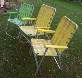 Folding Lawn Chairs, Vintage Lawn Chairs, Vintage Beach Chair, 70s Camping Aesthetic, Retro Backyard, Lady Lounge, Sunbathing Chair, Sonic Aesthetic, Tanning Chair