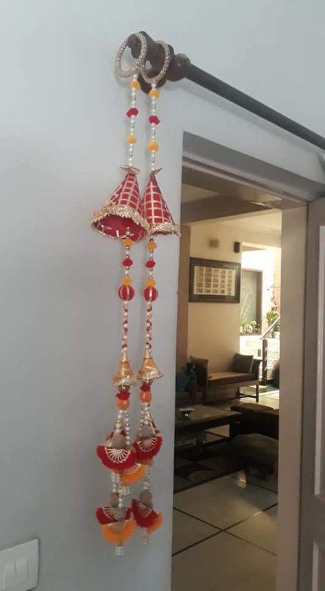 Jain Parna Decoration, Door Latkan Designs, Side Hangings For Diwali, Door Side Hangings Toran, Rajasthani Decoration, Bandarwal Designs, Happy Diwali Wallpapers, Diwali Candles, Paper Flower Garlands