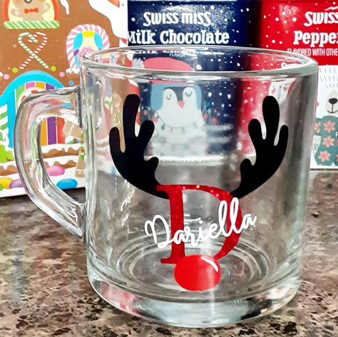 Reindeer Monogram Christmas Glass Mug done with Vinyl Glass Mugs With Vinyl, Mugs Diy, Coffee Mug Svg, Monogram Mug, Christmas Cups, Mug Svg, Glass Mugs, Christmas Monogram, Silhouette Ideas