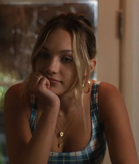 The Fallout Maddie Ziegler, Mia Reed Fallout, Maddie Ziegler The Fallout, Mia The Fallout, Vada And Mia The Fallout, Maddie Ziegler Movie, Vada The Fallout, The Fallout Movie, Opposite Attracts