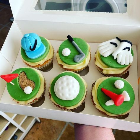 Mini Golf Cupcakes, Mini Golf Cake Ideas, Golf Cupcake Ideas, Cubs Cake, Mini Golf Party, Golf Cupcakes, Novelty Cupcakes, Golf Birthday Cakes, Golf Stick