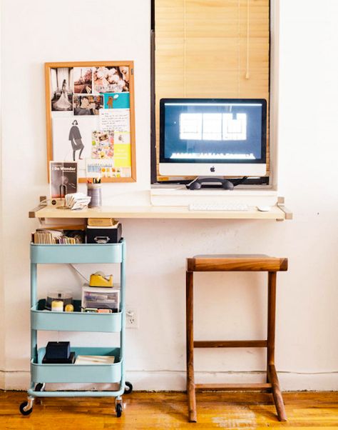 12 Big Ideas for Small Space Home Offices via Brit + Co Organization Motivation, Hidden Desk, Rooms Decoration, Diy Bedroom Storage, Tiny Office, Hacks Ikea, Desk Diy, Murphy Bed Diy, Desks For Small Spaces