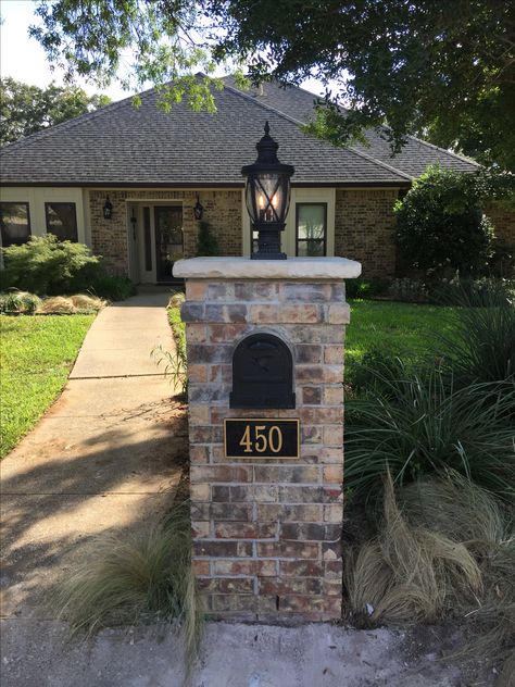 Mailbox by Windham Construction, Flower Mound, TX. I love it! Bricked Mailbox Ideas, Brick Mailbox Designs Driveway Entrance, Brick Mailboxes Designs, Red Brick Mailbox Ideas, Traditional Mailbox Ideas, Mailbox Column, Cement Mailbox Ideas, Built In Mailbox Ideas, Brick Mail Box