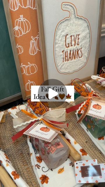 Kaycee Greer on Instagram: "Fall Gift Idea🧡🍂🤎🍁 These little gift bundles are so fun! They were so affordable & topped with the gift tag & ribbon it is so cute! 

🧡Dish towel, spatula & whisk set I found @hobbylobby 
🤎Ribbon was found @michaelsstores 

🍂Comment Link for the link to our Fall Gift Tags & Fall Gift Guide🍁

#thanksgiving #thanksgivinggift #giftideas #gifts #giftbaskets #gifttags #giftwrapping #giftbaskets #giftingsolutions #gifting #fall #fallgifts #falldecor #fallvibes #hostgift #hostessgift #entertaining #giftguide #giftgiving #gifted #gifttags #giftguide" Dish Towel Gift Ideas, Thanksgiving Basket, Fall Gift Tags, Thanksgiving Baskets, Thanksgiving Kitchen, Host Gifts, Fall Gifts, Gift Bundles, Kitchen Gifts