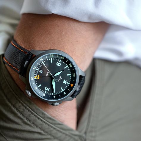 German Watches Men, Military Watches For Men, Field Watches, One D, Aviator Watch, African Clothing For Men, Pilot Watch, Military Watches, Stylish Watches