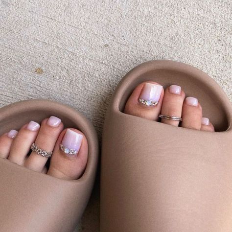 wedding toe nails, wedding toe nail color, wedding toe nail designs, toe nail designs french tip, wedding pedicure, cute toe nail designs, wedding toe nails for bride, toe nails design white, bride pedicure, bridal toe nails, wedding toe nails 2022 Bridal Toe Nails Wedding, Bridal Toe Nails, Wedding Toe Nails, Beach Toe Nails, French Tip Toes, Wedding Pedicure, Easy Nail Designs Summer, Wedding Toes, Flamingo Nails