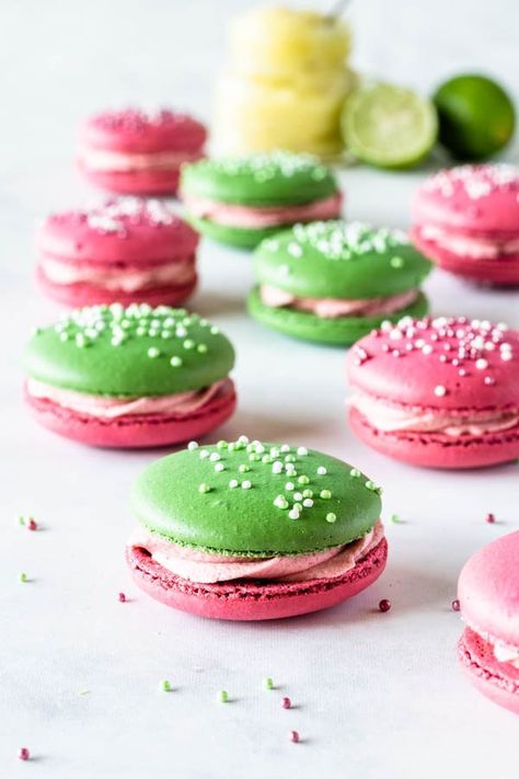 Key Lime Buttercream, Pies And Tacos, Raspberry Macarons, Key Lime Cookies, Macaron Recipes, Tacos Recipes, Lime Curd, Raspberry Buttercream, Macaron Flavors