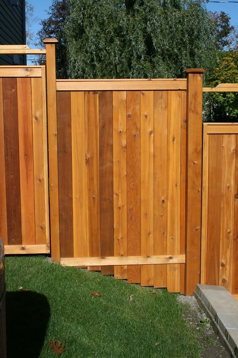 Forest Hill Wood Fence with Custom Contouring| Fence-All Fence Gate On Slope, Privacy Fence On A Hill, Vertical Wood Fence, Wooden Bridge Garden, Sloped Landscape, Bridge Garden, Good Neighbor Fence, Wood Fence Installation, Cedar Wood Fence