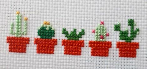 Cross Stitch Projects Ideas, Hamma Beads Ideas, Small Cross Stitch, Cross Stitch Bookmarks, Mini Cross Stitch, Beaded Cross Stitch, Crochet Cross, Crewel Embroidery, Alpha Patterns