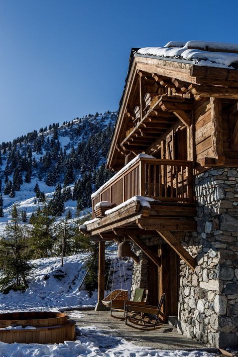 Ski Chalet Exterior, Ski Chalet Interior, Chalet Exterior, Swiss House, Holiday Houses, Chalet Chic, Alpine Chalet, Chalet Interior, Mountain Chalet