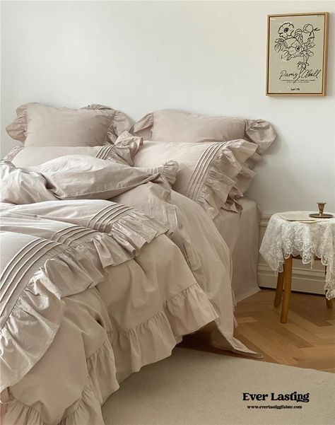 Shop Victorian Royal at Ever Lasting. Best stylish bedding sets. Enjoy stylish bedding sets at affordable prices. Enjoy free US and international shipping. Stylish Bedding, Bedroom Sanctuary, Cotton Bedding Set, Bed Sheet Sizes, Large Beds, Twin Xl Bedding, Sanctuary Bedroom, Small Bed, Fitted Bed Sheets