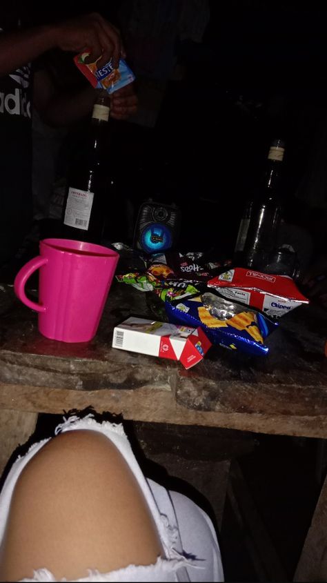 Drinking Alcohol With Friends Prank, Couple Drinking Alcohol Aesthetic, Drinking Alcohol Prank Picture, Fake Drinking Alcohol Snaps, Party Pictures With Friends Drinks, Inuman Session, Inuman Na Alak With Friends Prank, Filipino Alcohol Drinks, Drinks Alcohol Aesthetic