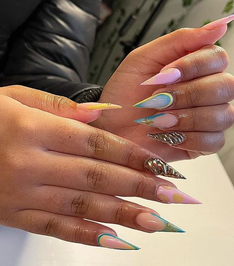 Nail Inspo Stiletto, Nail Rhinestone Design, Stilleto Nails Designs, Junk Nails, Acrylic Toe Nails, Hard Nails, Colored Acrylic Nails, Dope Nail Designs, Short Square Acrylic Nails