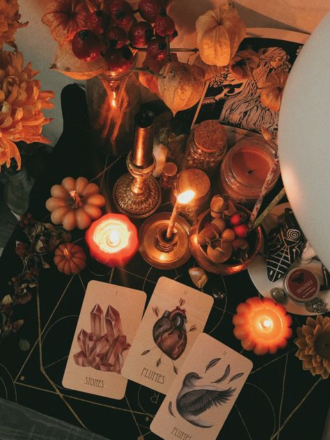 Autumn Witch Aesthetic, Fall Altar, Witchcore Aesthetic, Origin Of Halloween, Tarot Aesthetic, Vision Boarding, Witch Altar, Witch Things, Autumn Witch