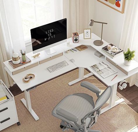 The 160cm L-shaped large work surface provides ample room, and 3 desktop drawers help you collect orderly. The height adjustable desk has 3 preset buttons to customize your desired heights from 68cm to 121cm with collision-avoiding feature. Contained an industrial-grade steel frame that able to support up to 150 kg. L Shaped Standing Desk, Desk Adjustable Height, Corner Standing Desk, Corner Stand, Stand Up Desk, Inbox Zero, Bed Desk, Gaming Desk, Adjustable Desk